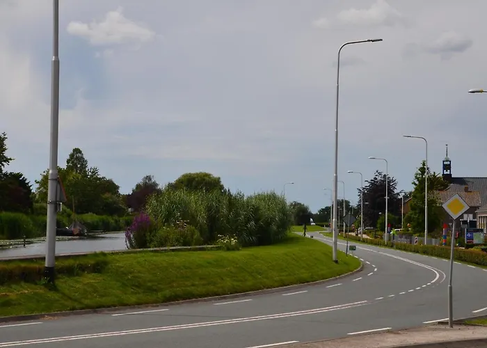 לינה וארוחת בוקר Froukje's 3*