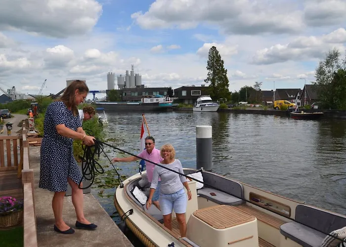 לינה וארוחת בוקר Froukje's